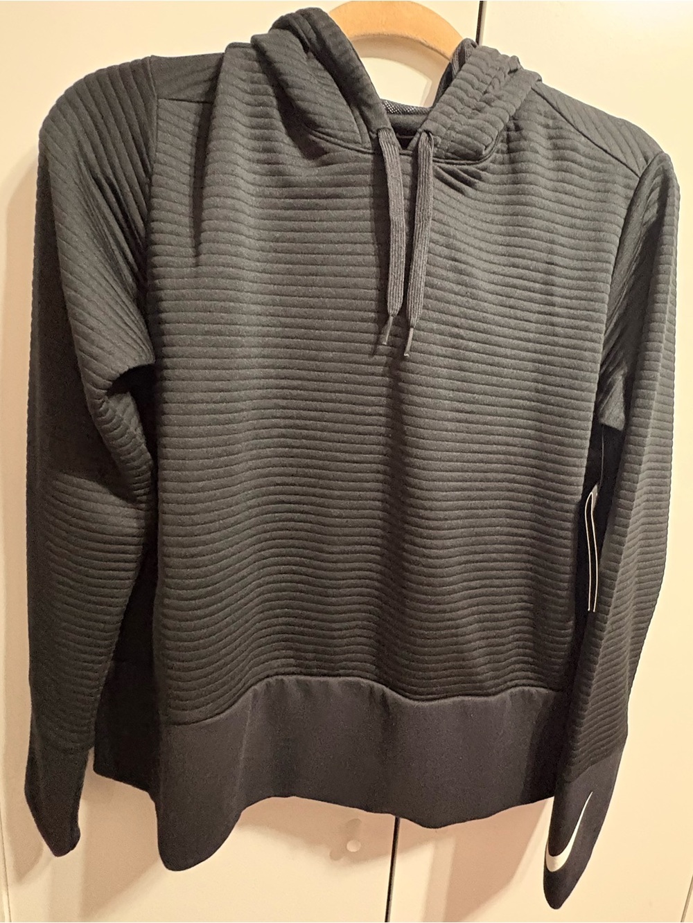 Nike Dri-FIT Textured Pullover Hoodie – Black – Women’s M